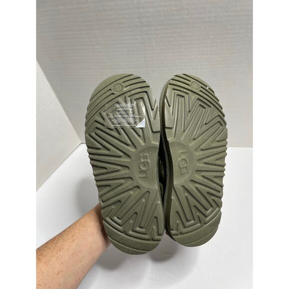 NEW UGG Big Kids Size 3 Tasma Olive Green Puffer Slip On Slipper - Picture 4 of 6
